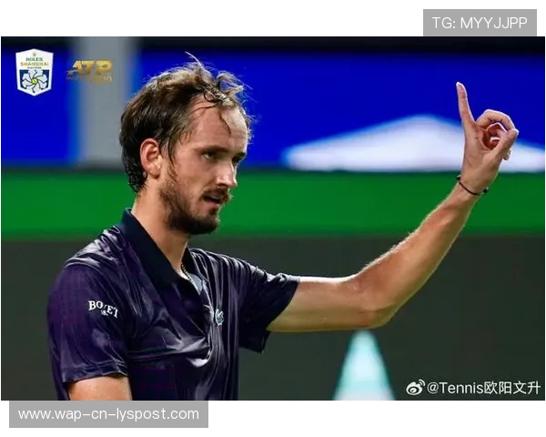 梅德韦杰夫底线反击惊艳，全场掌声雷动，梅德韦杰夫最新